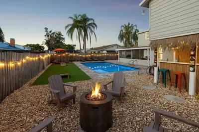 Image de Newly Renovated Luxury Home with an In-ground Pool in Tampa Bay!