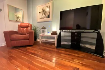 Image de A3~Sunny Balcony+3 Full baths+5 Queen beds+4 Sofabeds+Free Parking~100Walk Score