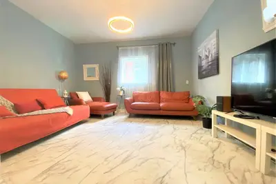 Image de B23~Sunny Terrace+17 Bed/Sofa bed+6 Room+6 Full Bath+Free parking~100 WalkScore