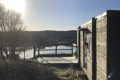 Image de Waterfront Cabin