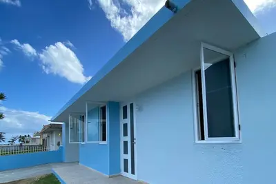 Image de Walk to the Beach taking in the Ocean Breeze