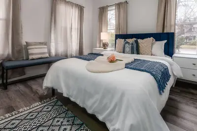 Image de Cozy Contemporary River's Edge Retreat