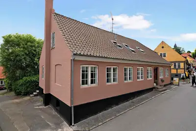 Image de Cosy, unique house near harbour in Gudhjem