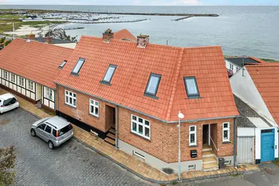 Image de Spacious house with sea views from all rooms