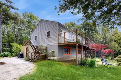 Image de Water view home with scenic balcony, grill, board games, and Ac