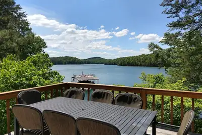 Image de Lakefront Cabin - Dock, Kayaks, Hot Tub, Game room, 2 King Beds