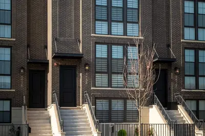 Image de Ahh-mazing Home, rooftop deck, near lake front. Easy commute to Navy Pier/Loop.