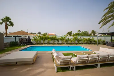 Image de Magnificent Villa with heated pool in the heart of Maspalomas