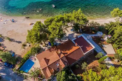 Image de Maison de vacances Supetar pour 1 - 8 personnes avec 3 chambres à coucher - Maison de vacances