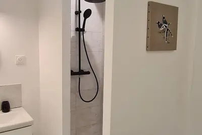 Image de Maison de bourg restaurée proche d'un étang et d'espaces verts pour la randonnée