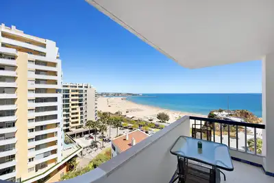 Image de Appartement \"House Paraíso Frente à Praia\" avec vue sur mer, balcon et Wi-Fi
