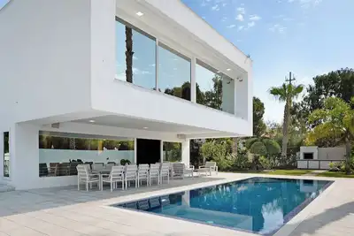 Image de Villa \"Miami\" avec piscine privée, climatisation et Wi-Fi