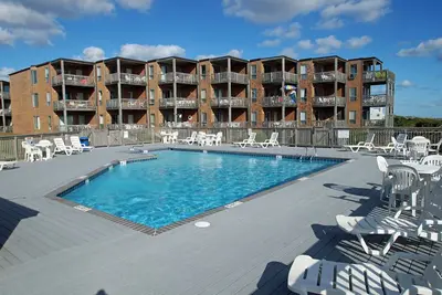 Image de D109- Oceanfront Condo, 2 bedrooms, 2 baths, Community Pool, and Tennis!