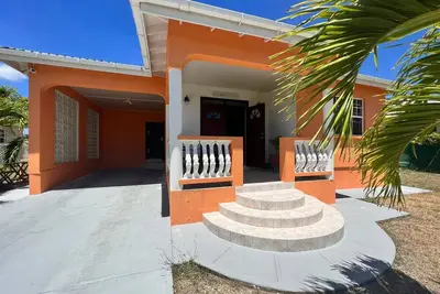 Image de Modern Home Close to Beach, Oistins, Surfing. Secondary Rental on Premises.