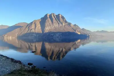 Image de Apartment 5 minutes from the center of Lovere quiet area