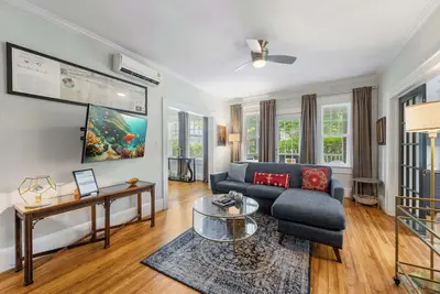 Image de 800 Magnolia #2: Lovely 2br near Uptown Charlotte