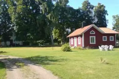 Image de Cottage on a farm by Lake Vättern