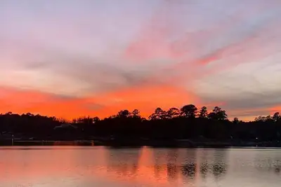 Image de Island Trail's Sunset Cottage on Beautiful Lake Murray - Now with King Size bed!