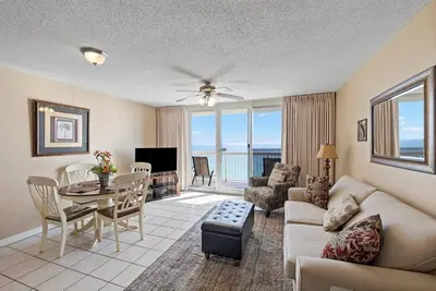 Image de Pelican Beach 1407 (1-Bedroom Condo) with Pool by Pelican Beach Management
