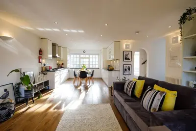 Image de Prestige-Appartement-Vue sur Jardin-Salle de bain privée séparée-Riverwalk Ap. . .