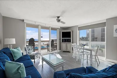 Image de Pelican Beach 0211 (1-Bedroom Condo) with Pool by Pelican Beach Management