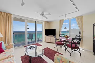 Image de Pelican Beach 1611 (1-Bedroom Condo) with Pool by Pelican Beach Management