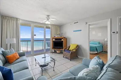 Image de Pelican Beach 1816 (2-Bedroom Condo) with Pool by Pelican Beach Management