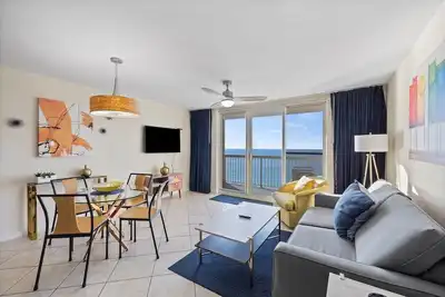 Image de Pelican Beach 1702 (1-Bedroom Condo) with Pool by Pelican Beach Management