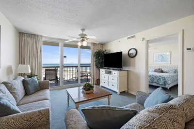 Image de Pelican Beach 0515 (2-Bedroom Condo) with Pool by Pelican Beach Management
