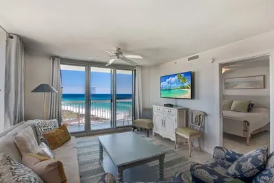 Image de Pelican Beach 1518 (2-Bedroom Condo) with Pool by Pelican Beach Management