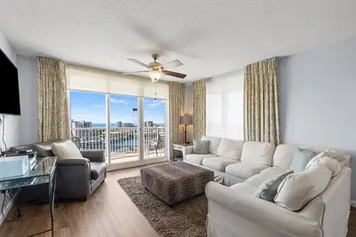 Image de Terrace at Pelican Beach 1101 (3-Bedroom Condo) with Pool by Pelican Beach Management