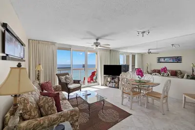 Image de Pelican Beach 1406 (1-Bedroom Condo) with Pool by Pelican Beach Management