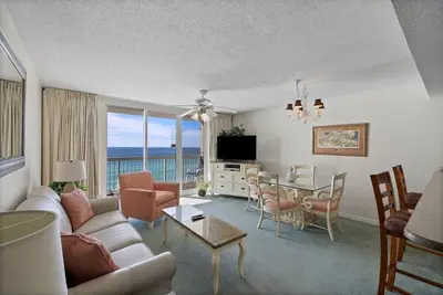 Image de Pelican Beach 1008 (1-Bedroom Condo) with Pool by Pelican Beach Management