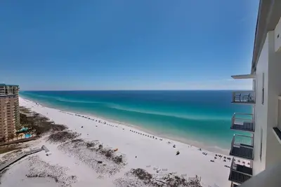 Image de Pelican Beach 2012 (2-Bedroom Condo) with Pool by Pelican Beach Management