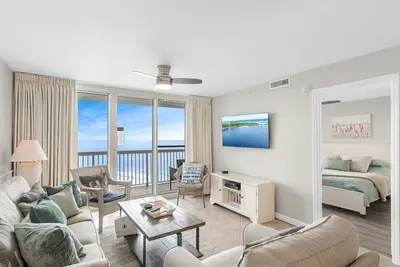 Image de Pelican Beach 1716 (2-Bedroom Condo) with Pool by Pelican Beach Management