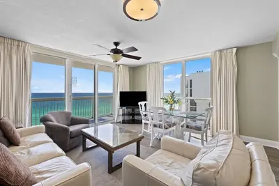 Image de Pelican Beach 1411 (1-Bedroom Condo) with Pool by Pelican Beach Management