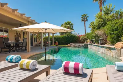Image de 5 min to Coachella - Boho Chic Oasis with Pool & Spa