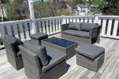 Image de Upper TwoBedroom Close to Everything/ Schools/Restaurants