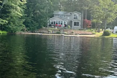 Image de Family Friendly 4 Bedroom 3 Bathroom House on Water with Dock and Game Room