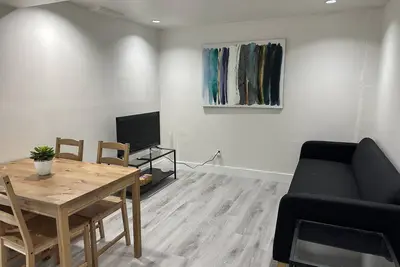 Image de Comfort Living with Easy Transit in N. Burnaby