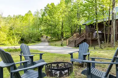 Image de Pond View! Great Location! Close to Attractions Family and Pet Friendly!