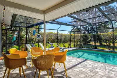 Image de Elegant 4br Home | Heated Pool + Near Img & Ami