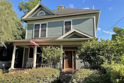 Image de Beautiful 3 bedroom apt Historic Ocala 1891