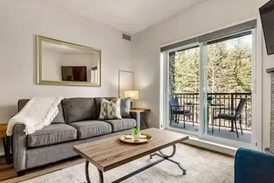 Image de Mt Lady MacDonald Suite w/ Sauna, Pool & Hot Tub at Grande Rockies Resort