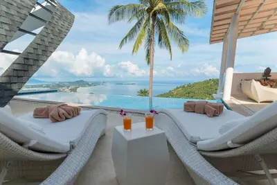 Image de A Warm and Welcoming Home with Stunning Views