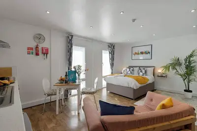 Image de City Centre Studio Apartments (Ashton)-Short Stays Uk Ltd
