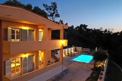 Image de Villa Kostas- Ne Corfu w/heated saltwater pool- 5 min walk from the beach.