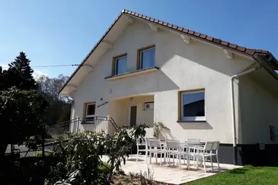 Image de Maison spacieuse avec terrasse, près de Saint-Dié, idéale pour randonnées et proche de l'Alsace