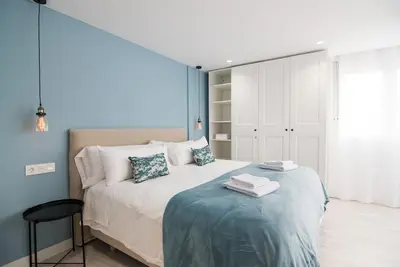 Image de Spectacular newly renovated apartment in Granada, Caleta area.