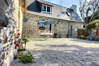 Image de maison bretonne totalement rénové a 2 km des plages de lézardrieux